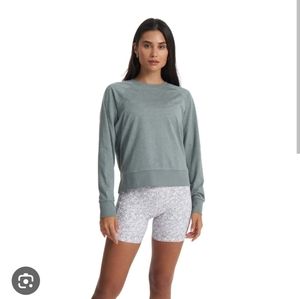 Vuori Halo Crew Long Sleeve Top